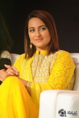 Sonakshi Sinha at Lingaa Movie Audio Success Meet